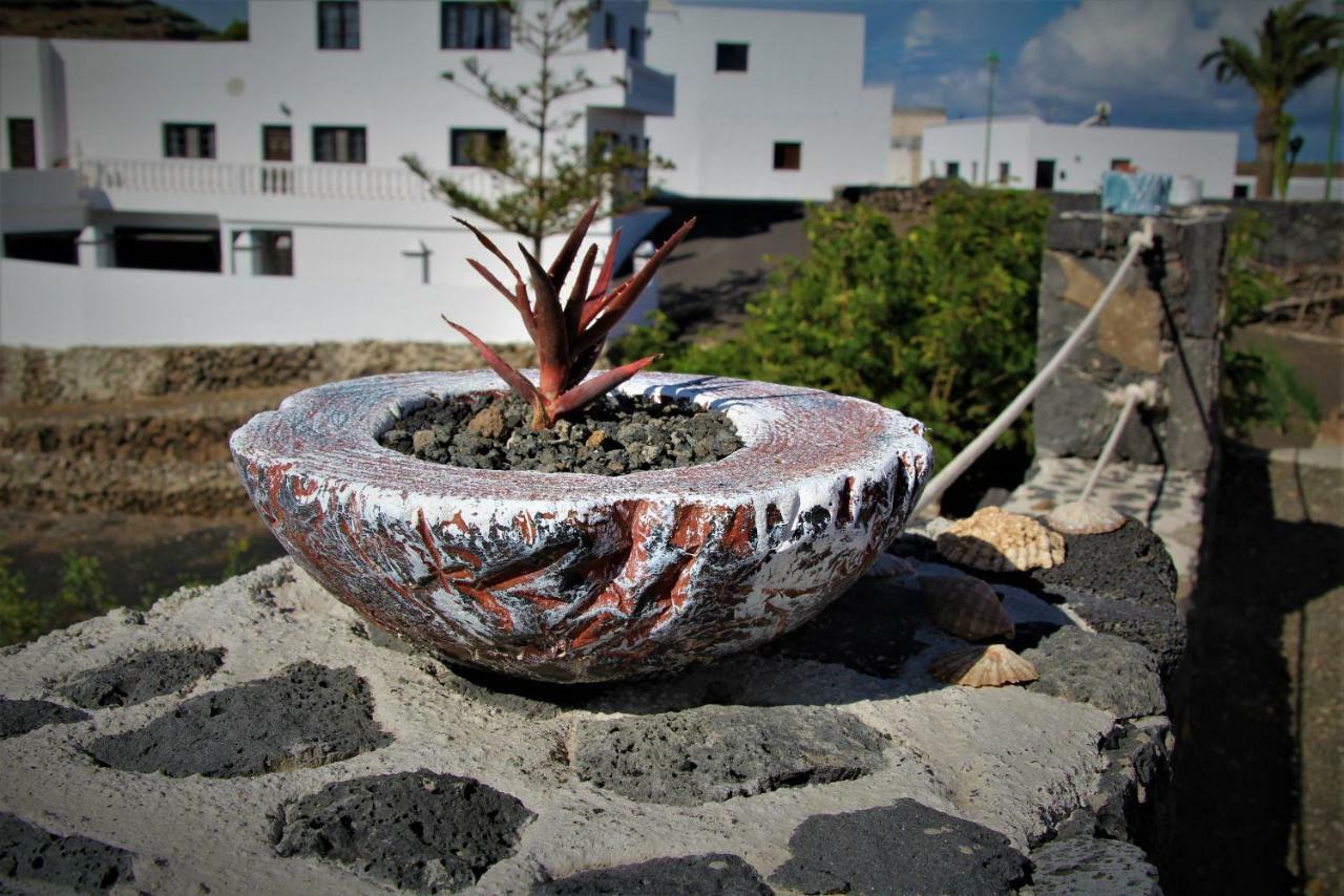 Casa Caldera Guiguan Villa Tinajo Bagian luar foto